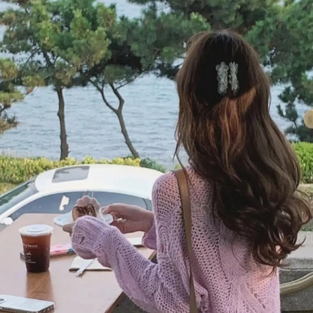尼基与弗洛